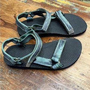 New Teva Universal Tye Dye Sandals